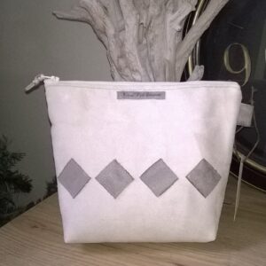 trousse daim pochette clutch bag rangement décoration organisateur intérieur de sac beige taupe losanges fermeture éclair fille femme cadeau