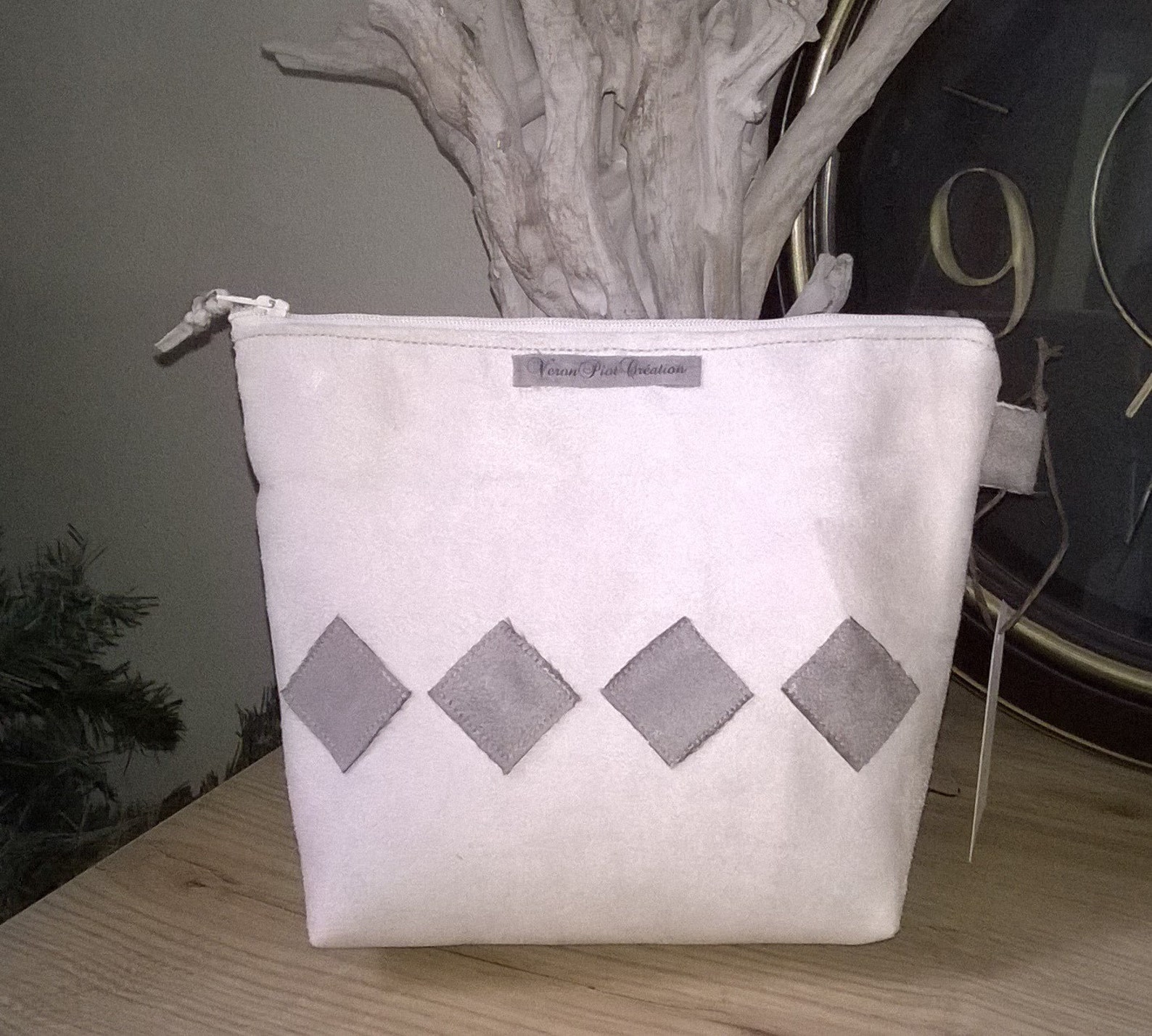 trousse daim pochette clutch bag rangement décoration organisateur intérieur de sac beige taupe losanges fermeture éclair fille femme cadeau