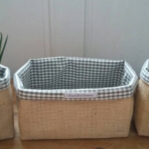 Panier toile de jute et coton gris blanc carreaux rangement toile de jute vide poche organisation cadeau crémaillère veronpiotcreation