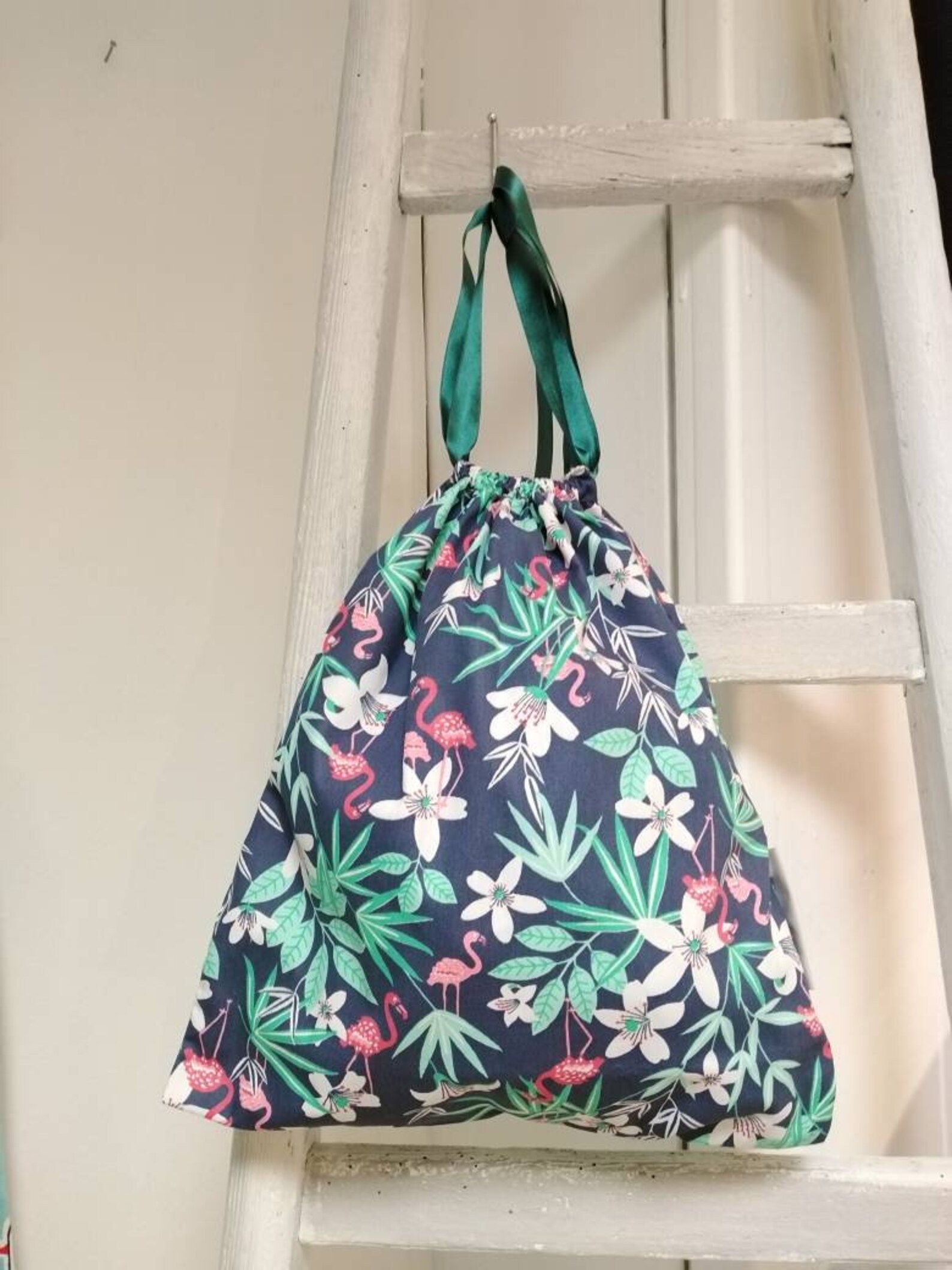 Panier en toile de jute et sac tissu pochon flamand rose exotique rangement veronpiotcreation décoration flamant rose organisation cadeau