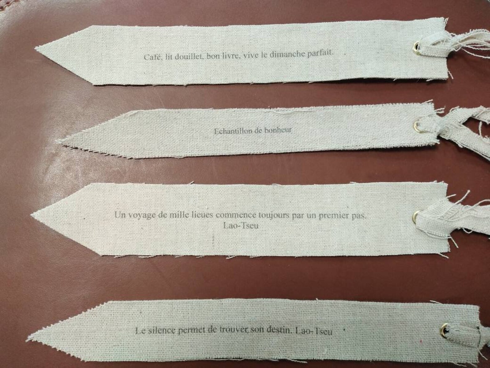cadeau personnalisé pour mariage, marque place page naissance marque page sur lin pour saint valentin, homme pères lecteur veronpiotcreation