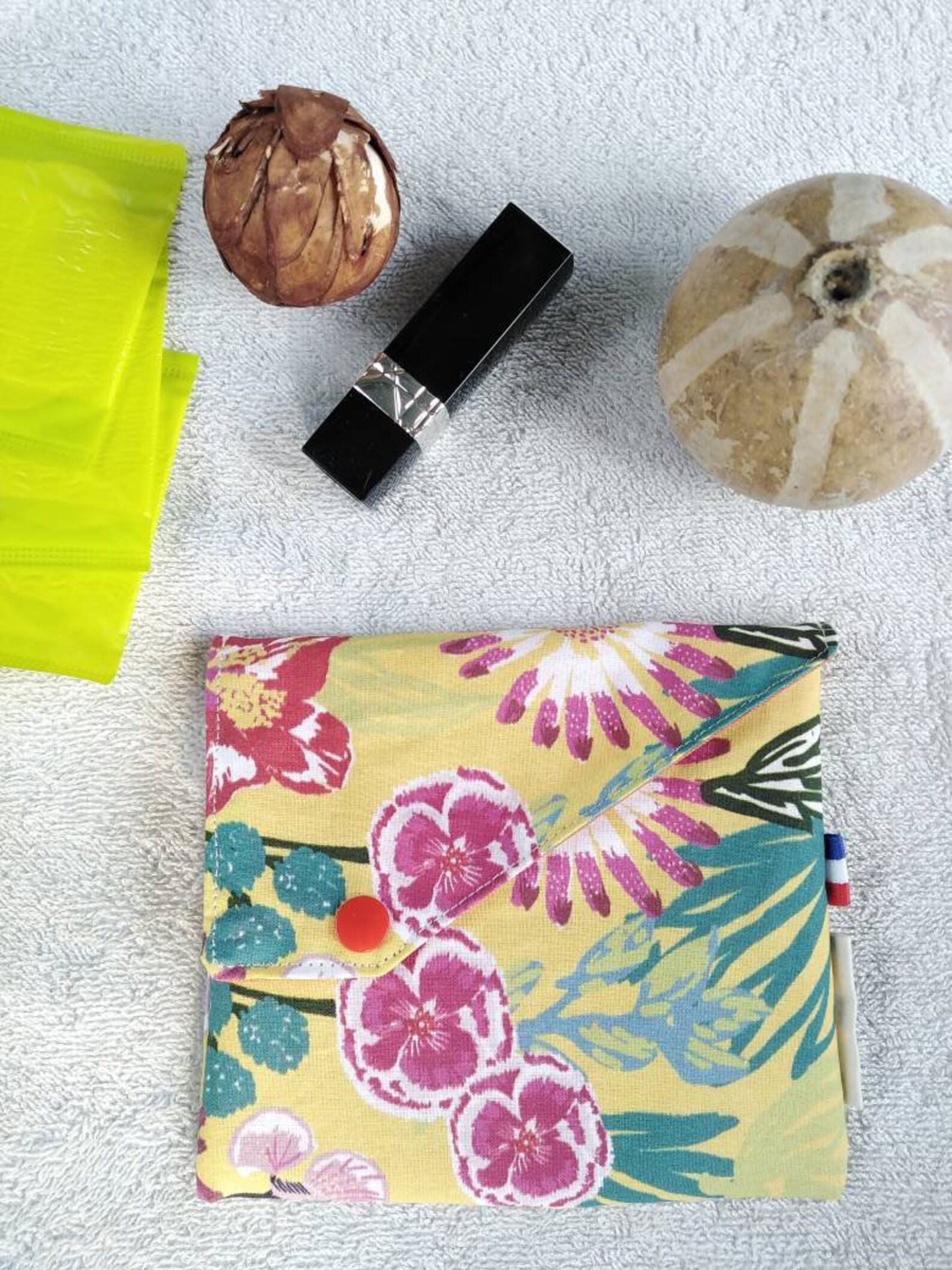 Pochette à masque, serviette hygiénique, pochette imperméable en coton enduit , à savon, à papier, véronpiotcréation fait main en France