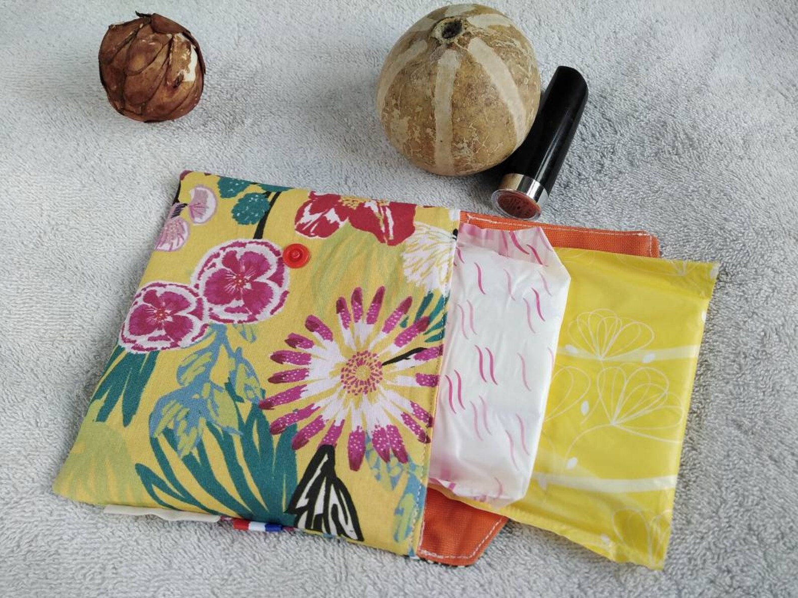Pochette à masque, serviette hygiénique, pochette imperméable en coton enduit , à savon, à papier, véronpiotcréation fait main en France