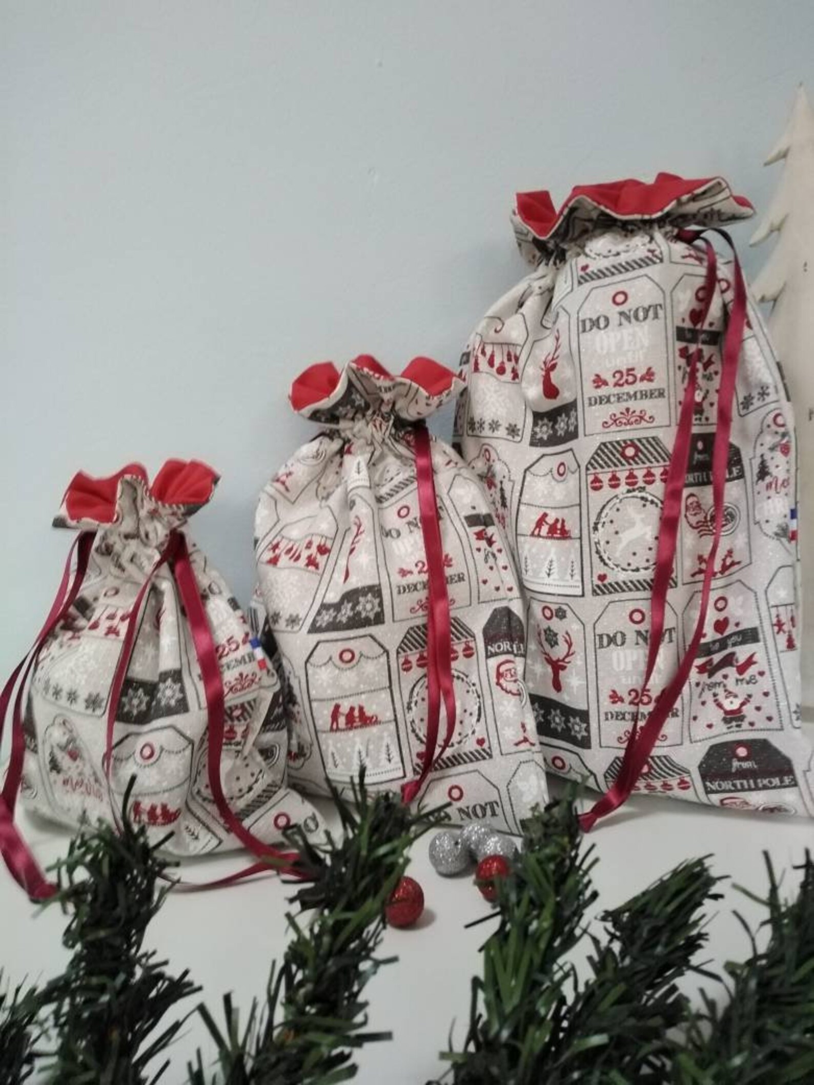 Sac d'emballage de cadeaux de Noël, sac de Noël, Noël zéro déchet, sac tissu de Noël et ruban de satin pour enfants, cordon veronpiotcreati