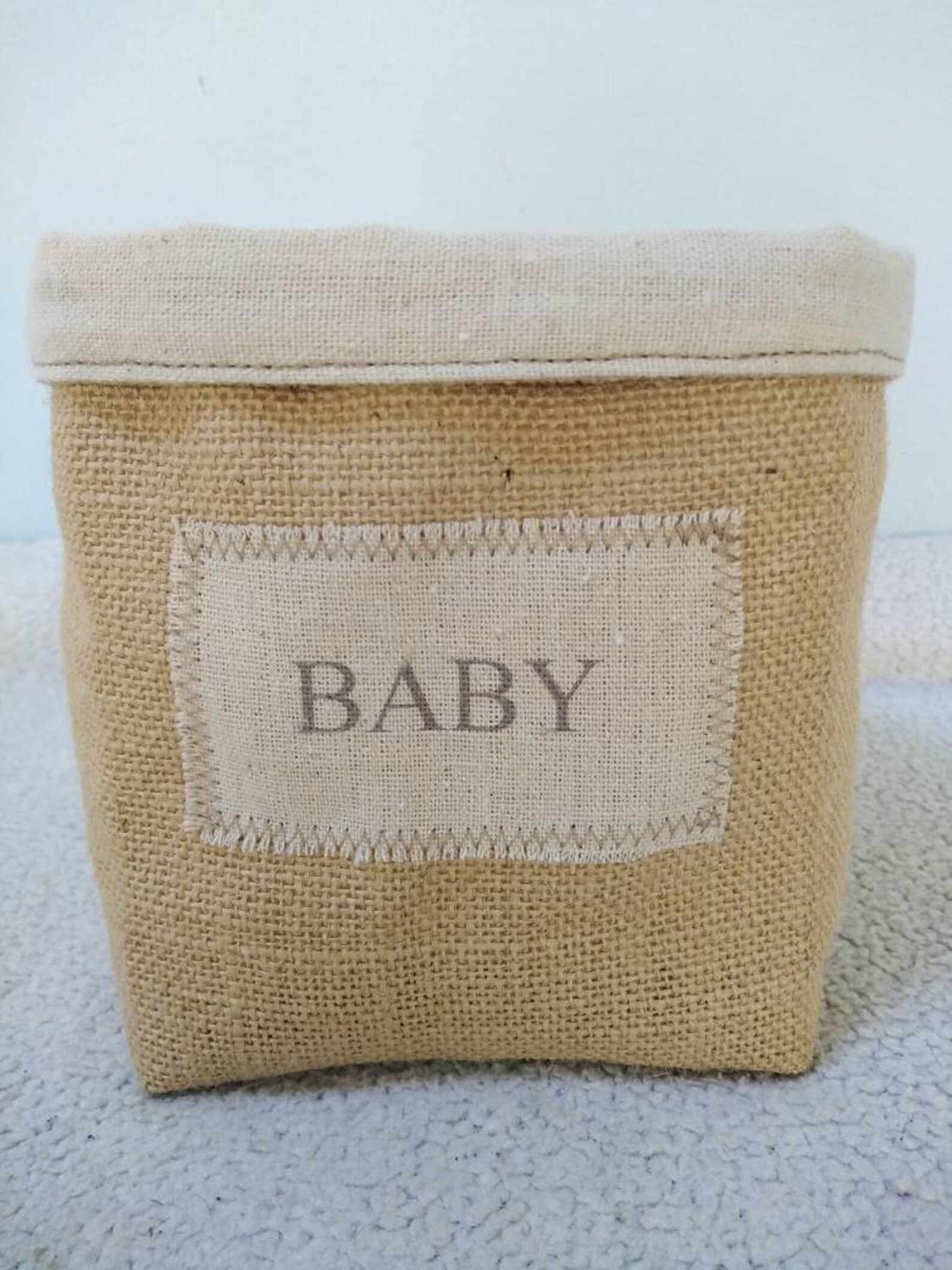 panier jute rangement toile de jute et lin panière à personnaliser veronpiot cadeau écolo responsable décoration baby mariage crémaillère