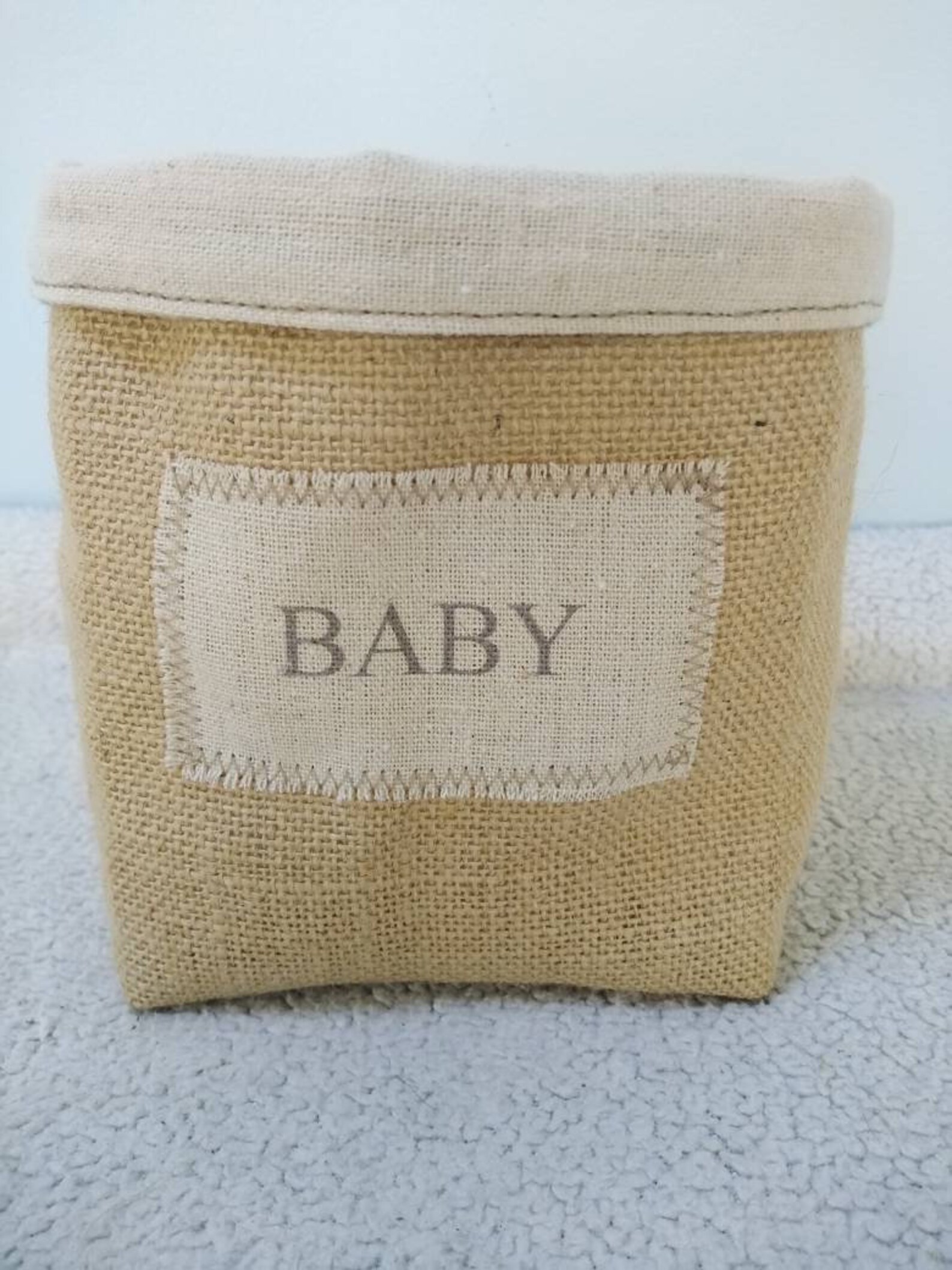 panier jute rangement toile de jute et lin panière à personnaliser veronpiot cadeau écolo responsable décoration baby mariage crémaillère