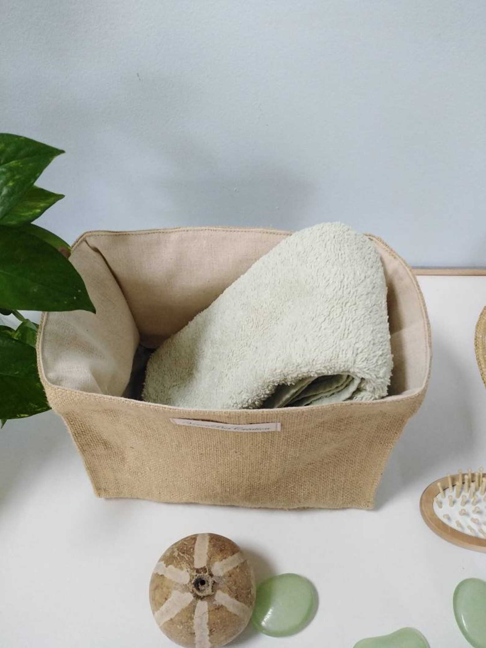 panier jute rangement toile de jute vide poche panière salle de bain cadeau écolo responsable décoration mariage crémaillère St Valentin