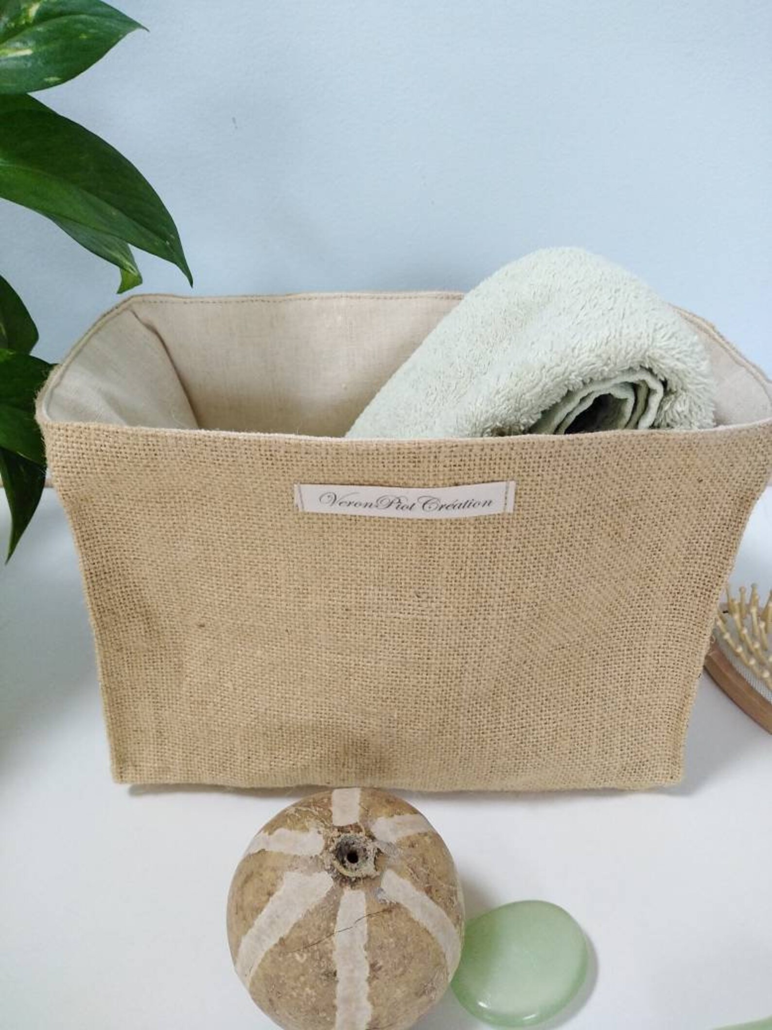 panier jute rangement toile de jute vide poche panière salle de bain cadeau écolo responsable décoration mariage crémaillère St Valentin