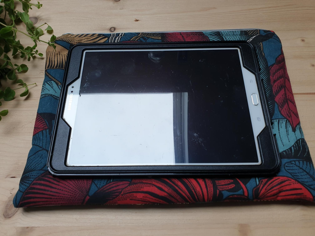 Pochette en tissu molletonnée pour tablette