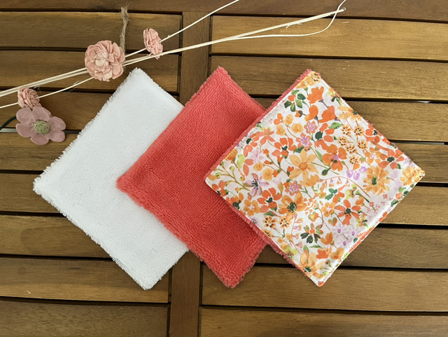 Lot de 3 lingettes lavables en éponge de bambou et coton fleuri – Grand format 15 × 15 cm